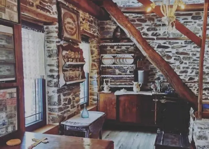 Theokleia_guest House Casa de hóspedes 3*